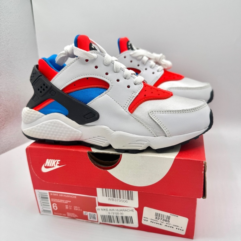 NWT Nike Hurache Women’s Sneakers in White Bright Crimson / Photo Blue / Black - Picture 14 of 14